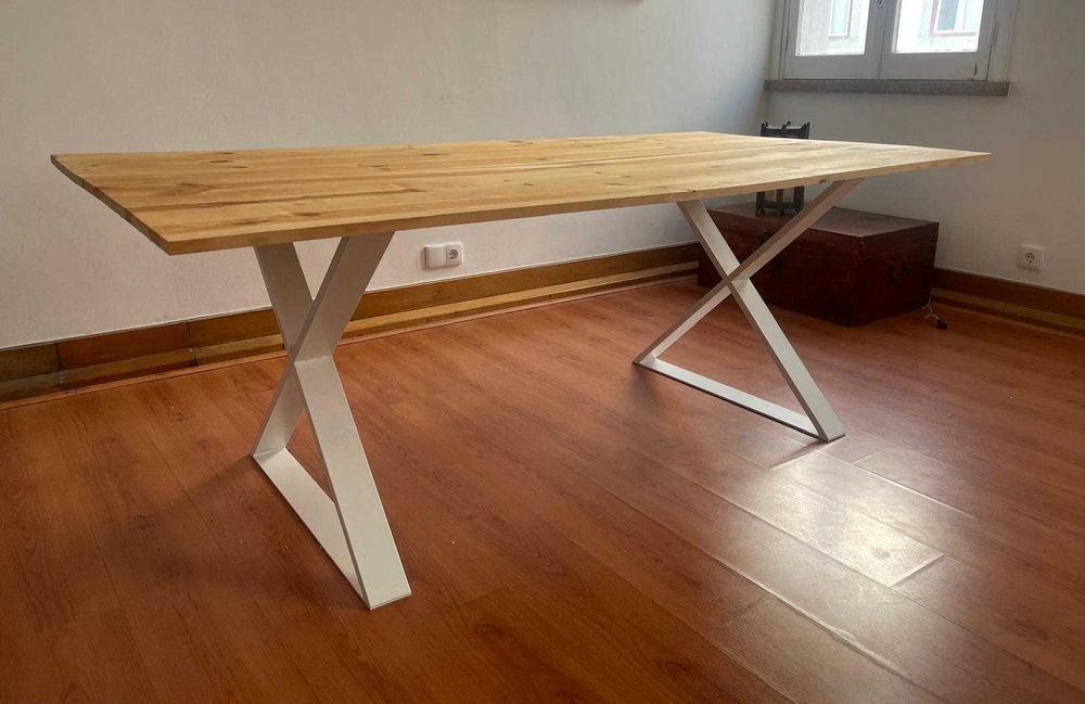 mesa de reuniões com 6 cadeiras
