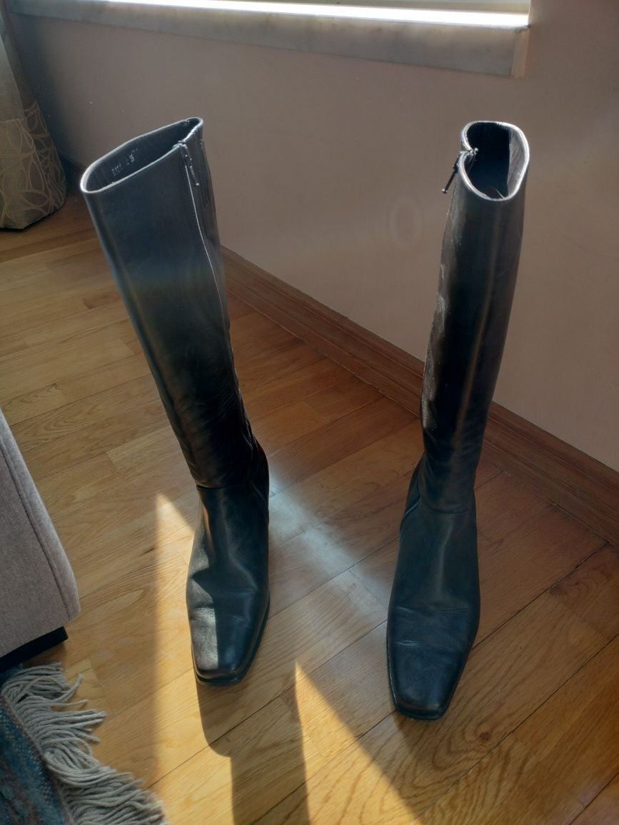 Botas pretas altas