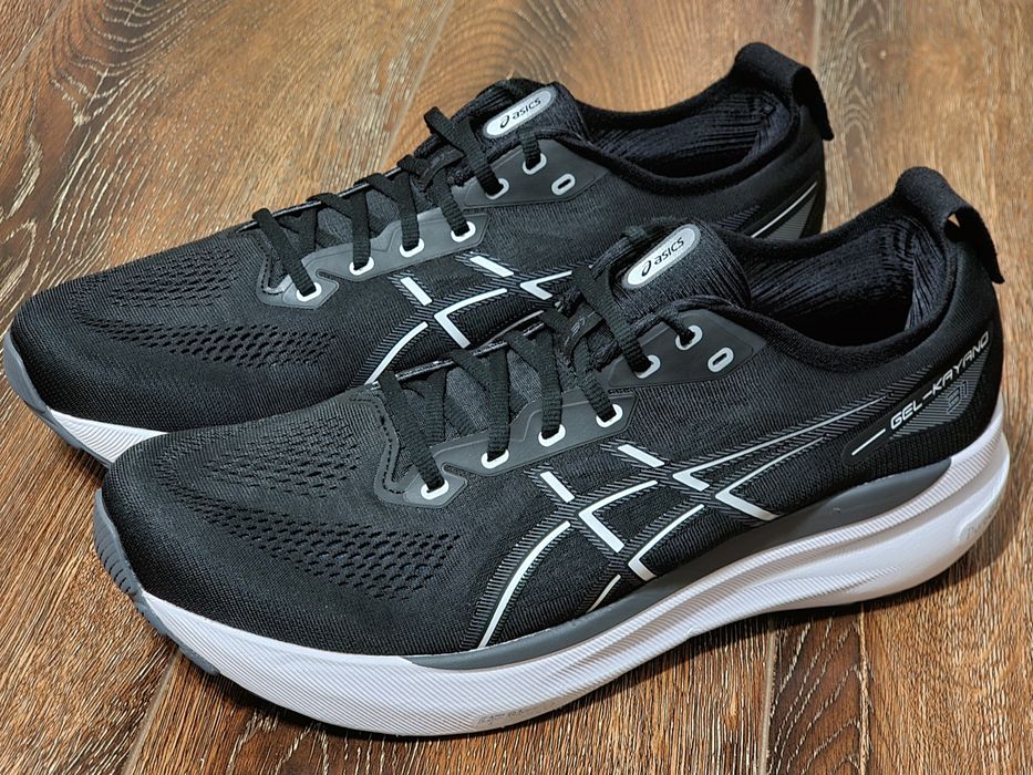 Оригінал 100% чоловічі кросівки asics gel kayano 31  euro 47