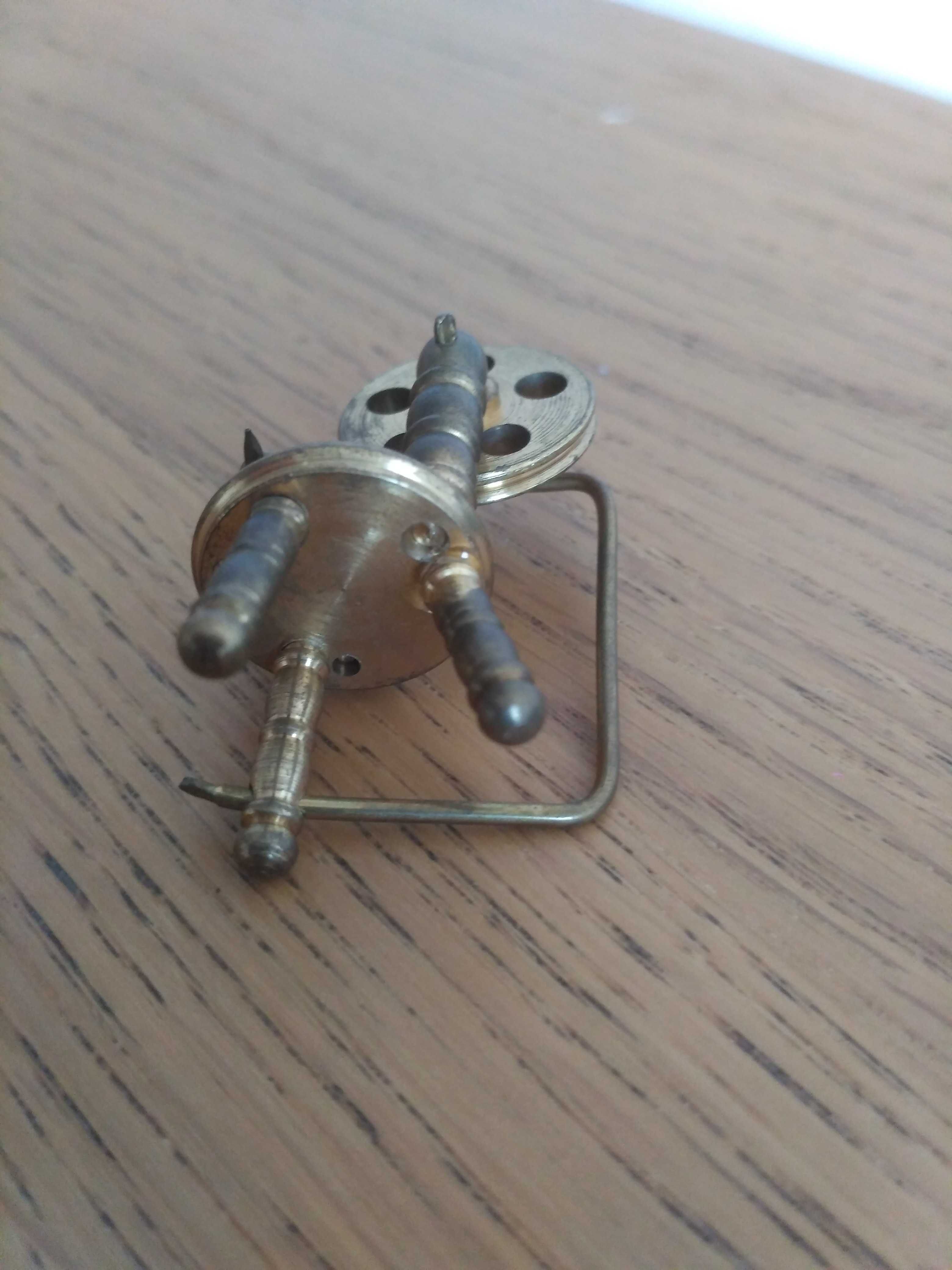 miniaturowy mosiężny kołowrotek Domek dla lalek