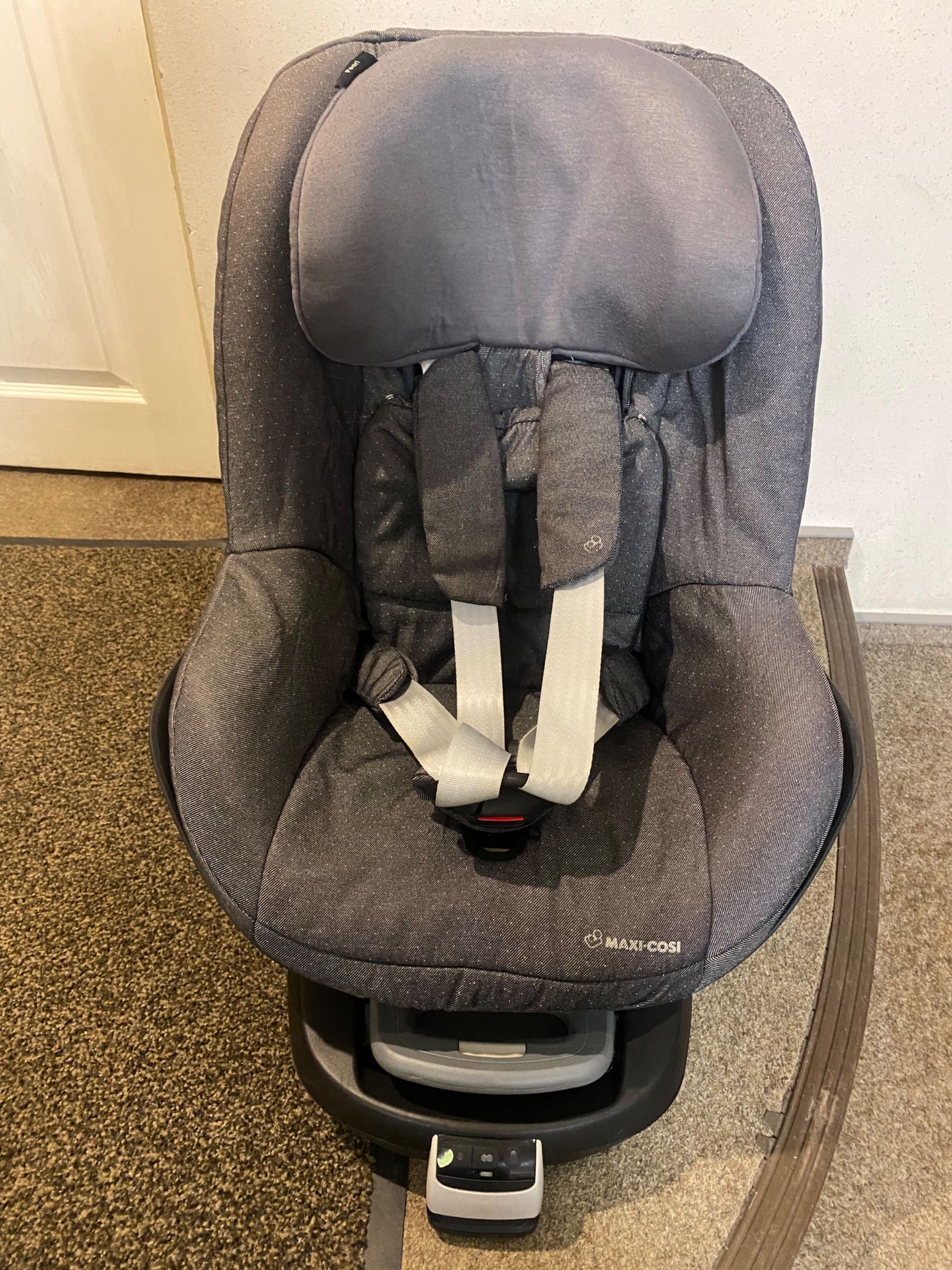 Автокресло Maxi cosi pearl +база Family Fix  від 1 до 4 років