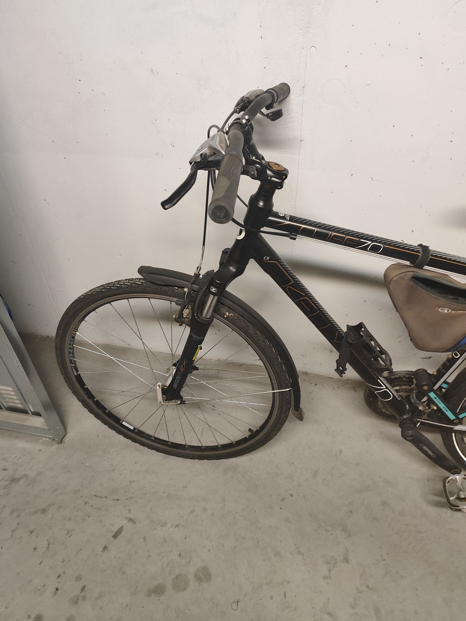 Rower kellys Cliff 70 rama 21