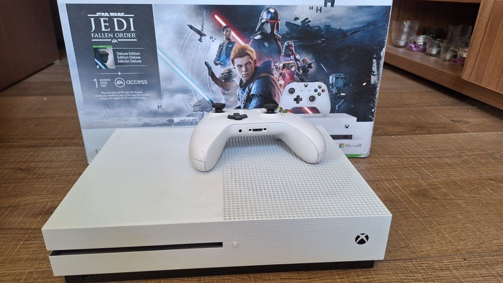 Ігрова приставка Microsoft Xbox One 1Tb Ідеальний стан
S-в
