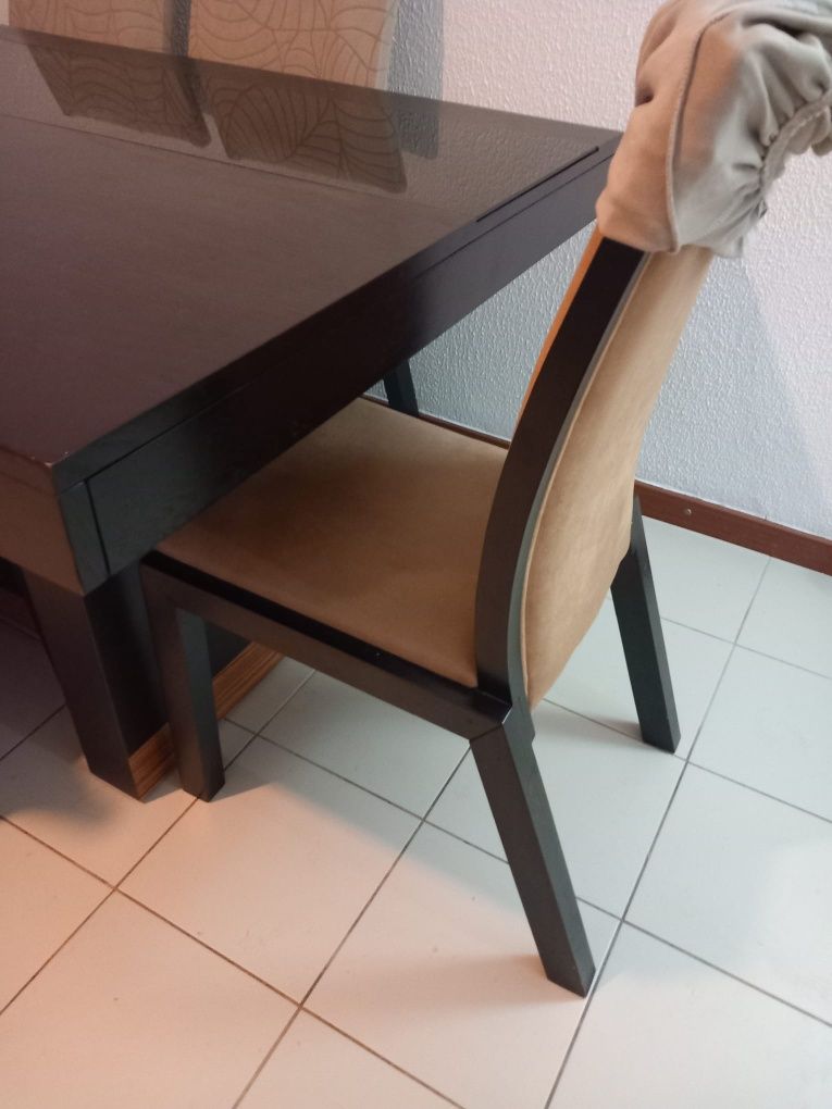 Mesa + 6 cadeiras