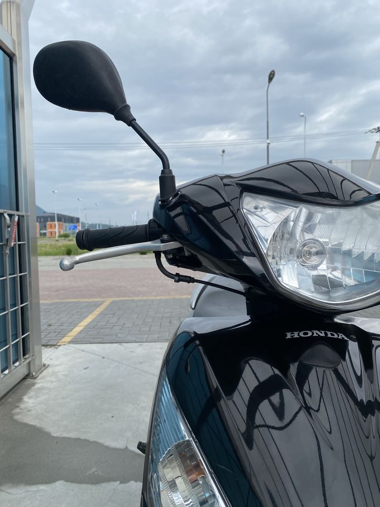 Скутер Honda dio 110