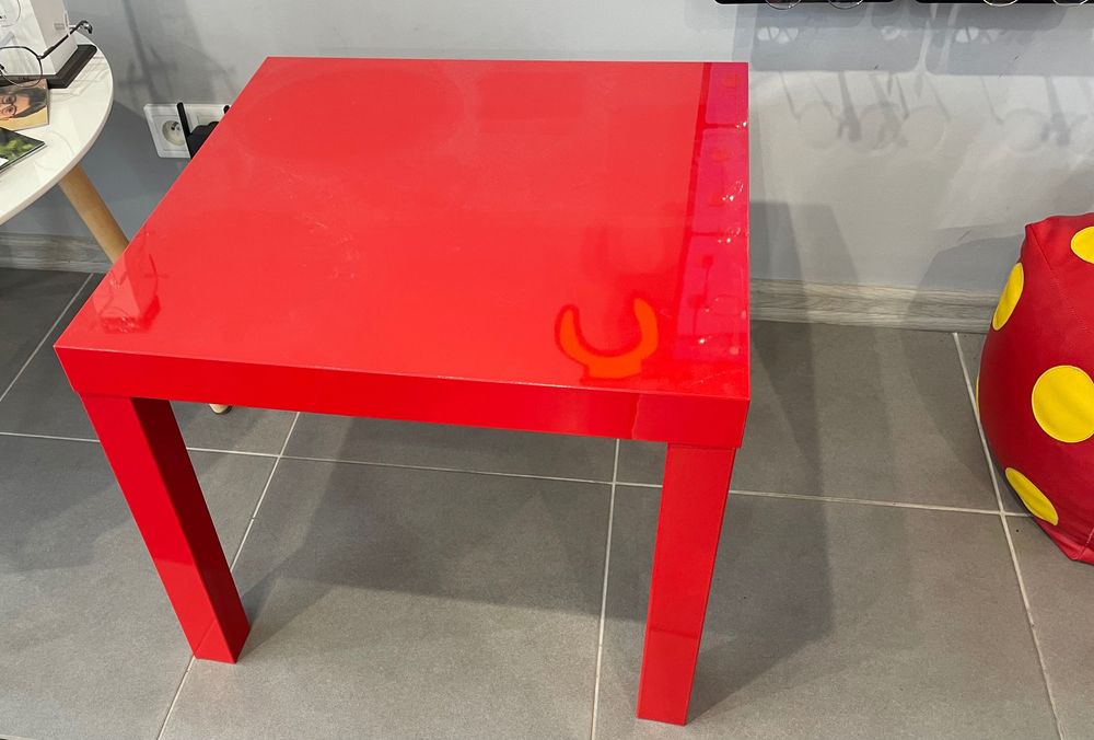 Sprzedam komplet stoliczek dziecięcy z pufą