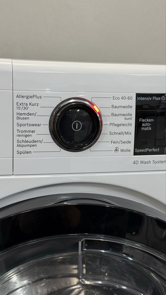 Пральна машина Bosch serie 8 WAV28M30.