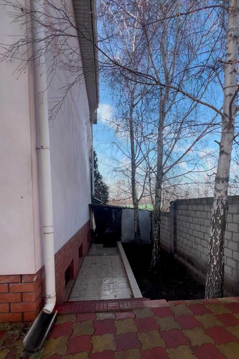 Капитальный дом на 10 сотках + Бизнес