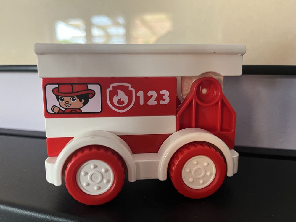 Lego duplo woz strazacki