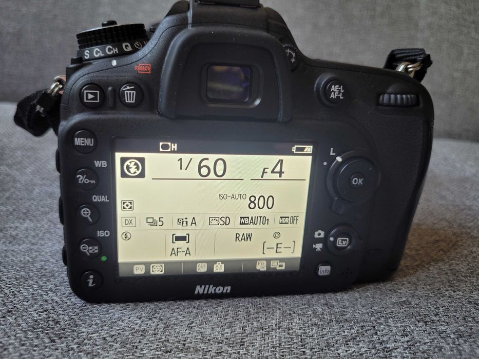 Nikon D7200 + obiektyw nikkor 18-55mm