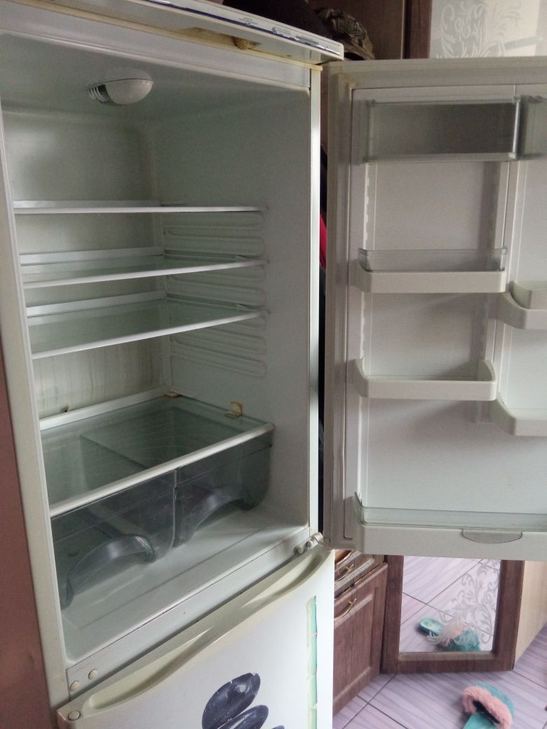 Продам холодильник і морозильну камеру