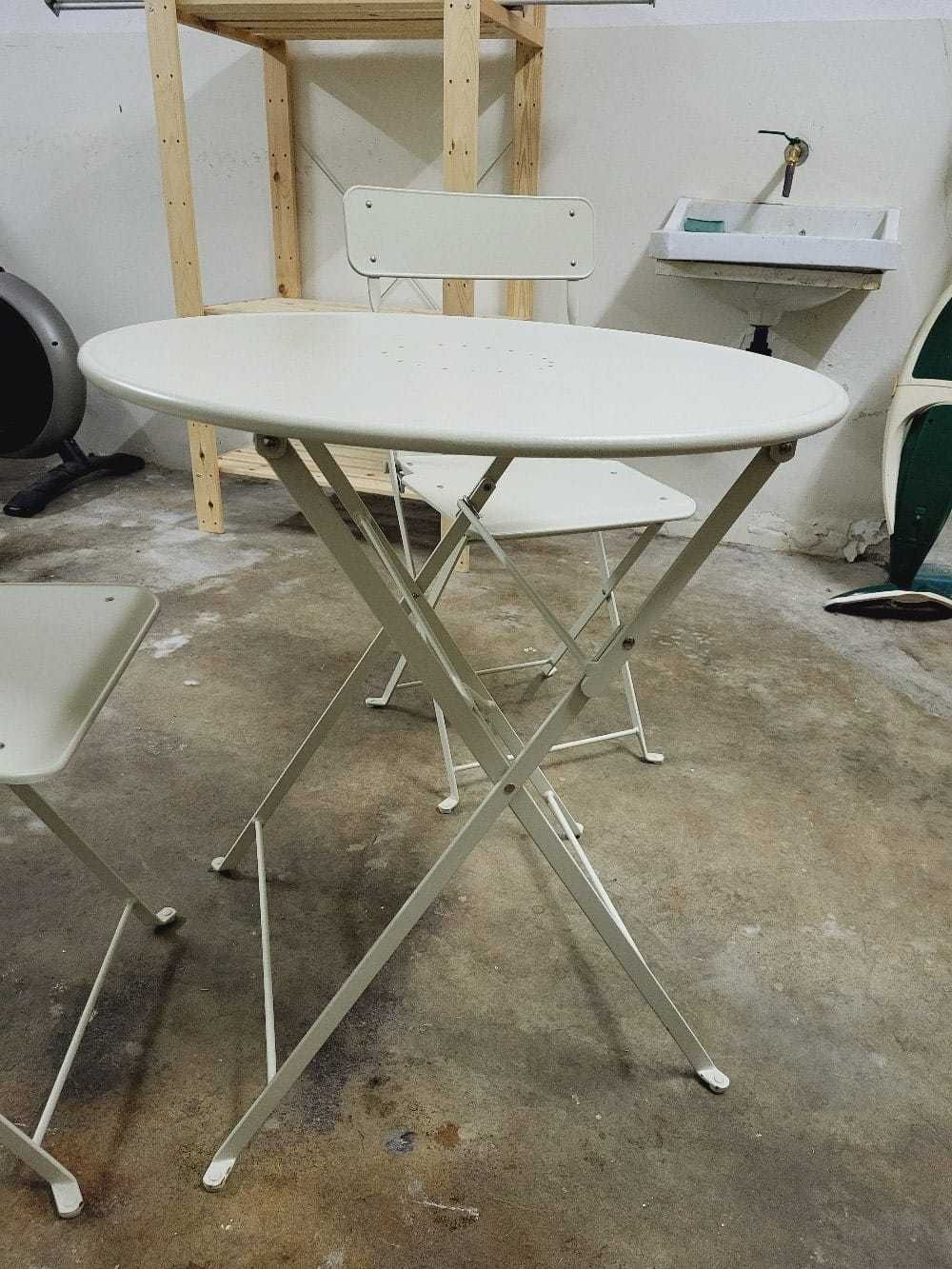 Mesa e 2 cadeiras de Jardim (Ikea)