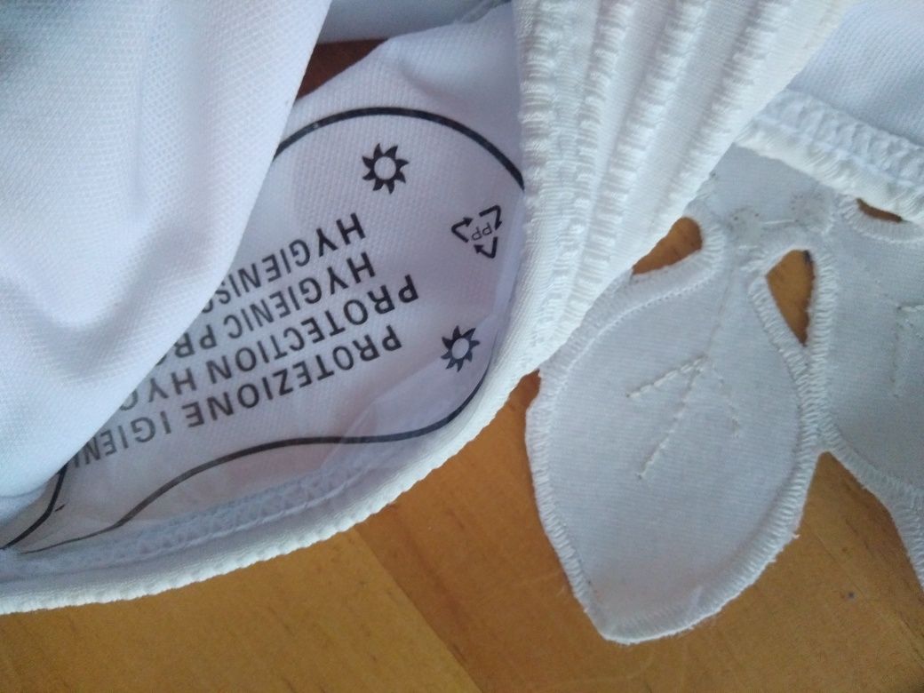 Dwuczęściowy strój kąpielowy
