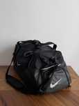 Torba sportowa na ramię Nike – czarna, 50 l. dobry stan, dużo kieszeni