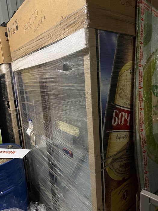 Холодильна вітрина (шафа)