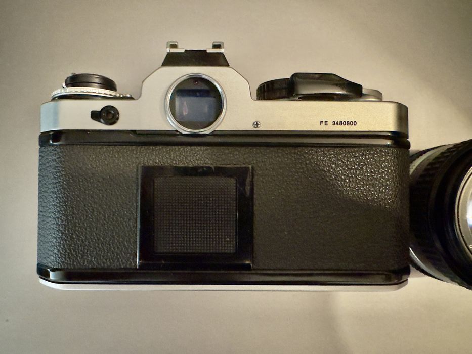 Nikon FE com opção de 50mm 1.4 AI-S - Ler