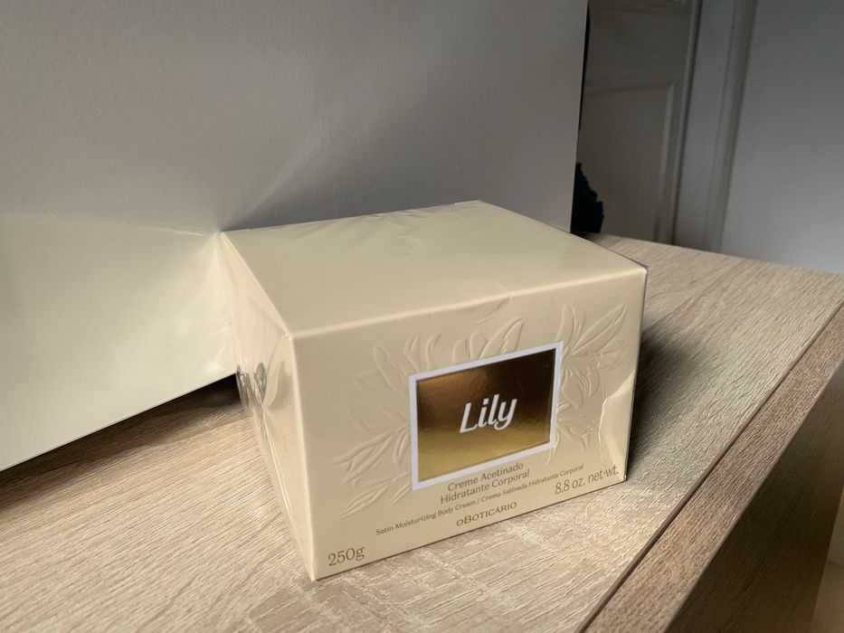 Creme acetinado Lily