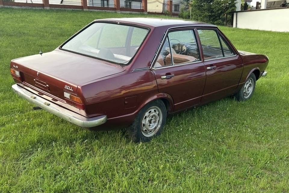 Audi 80 B1 sedan odpala jeździ