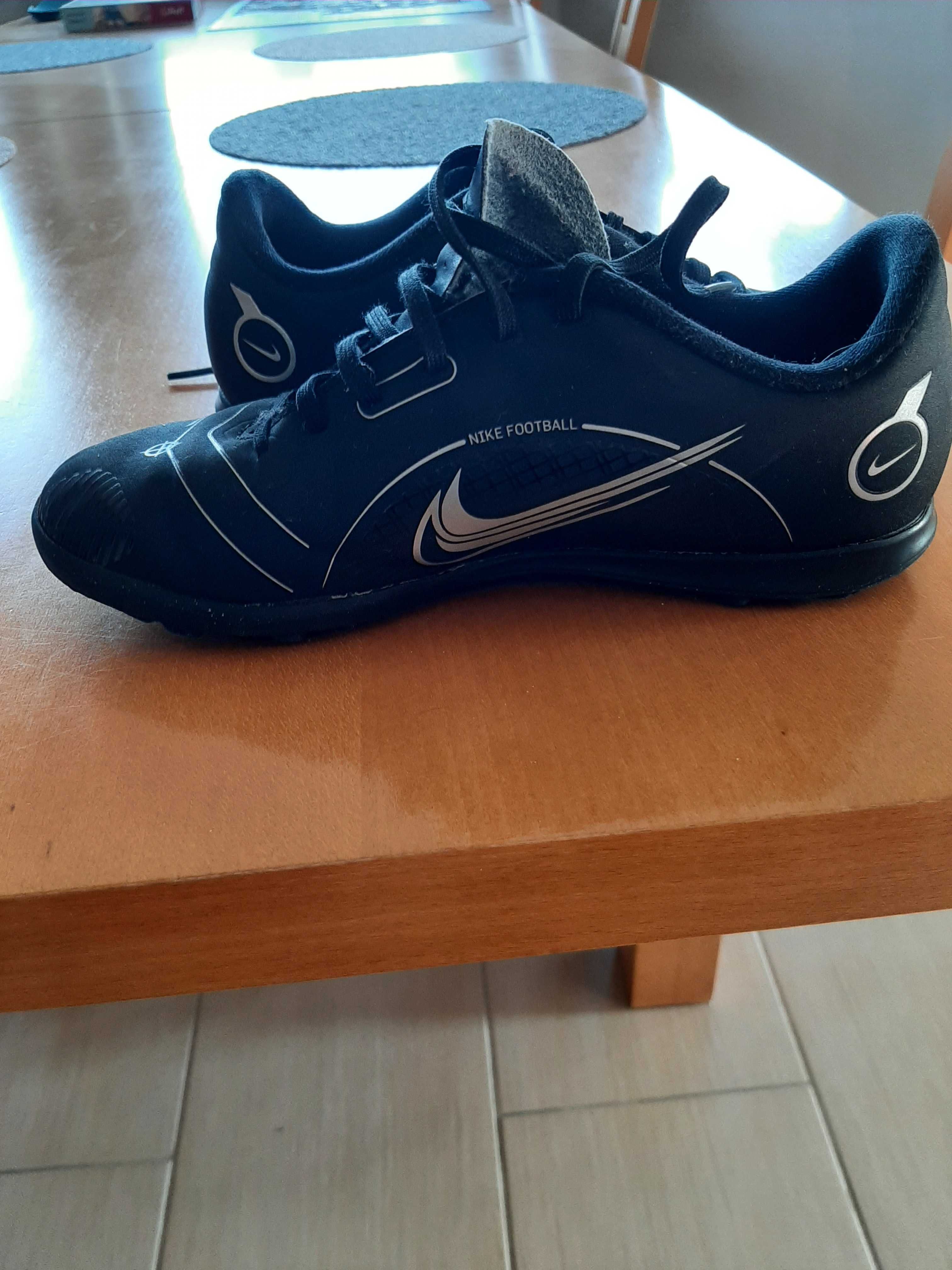 Buty piłkarskie Nike r 38