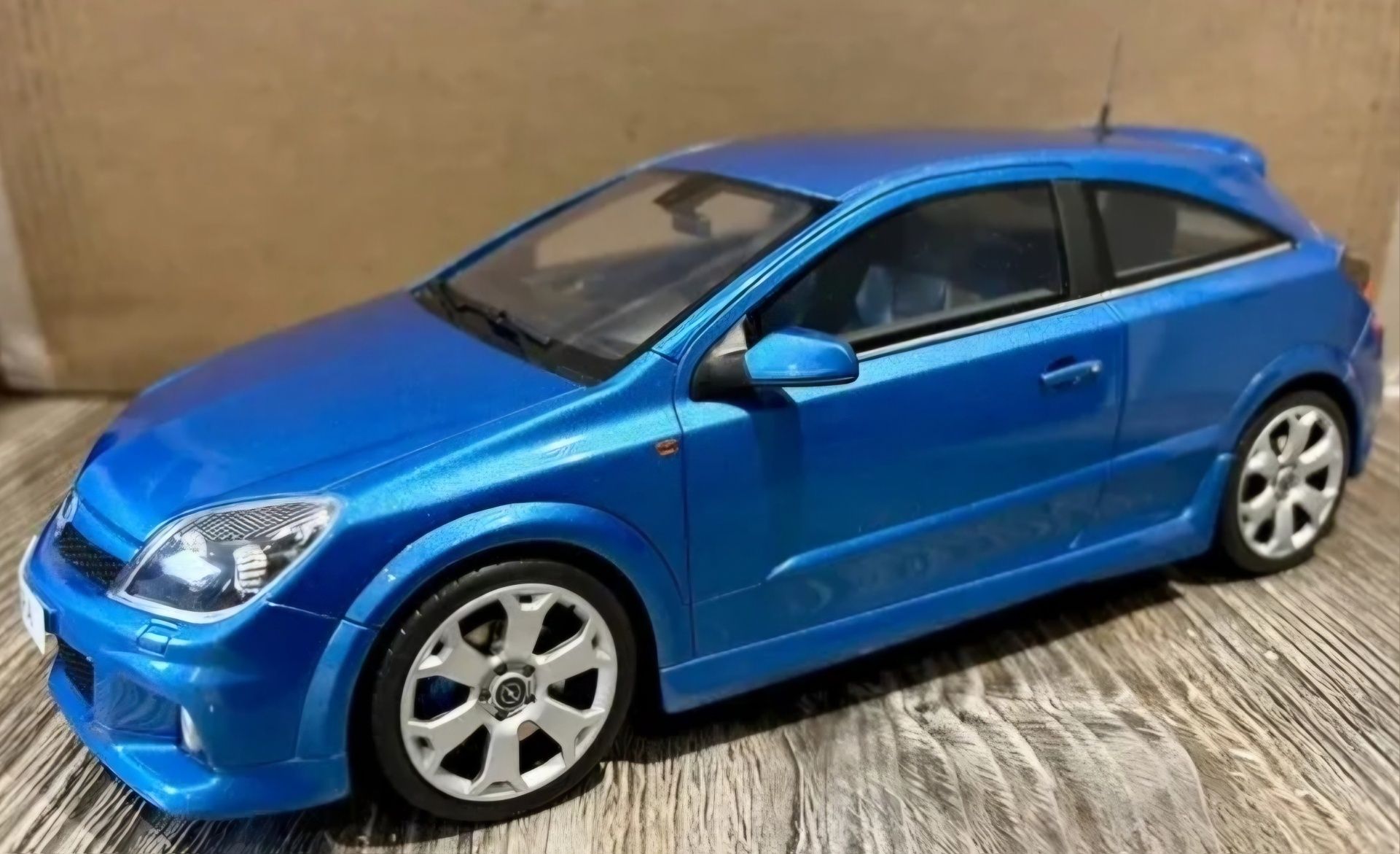 Miniatura Ottomobile Astra H Opc