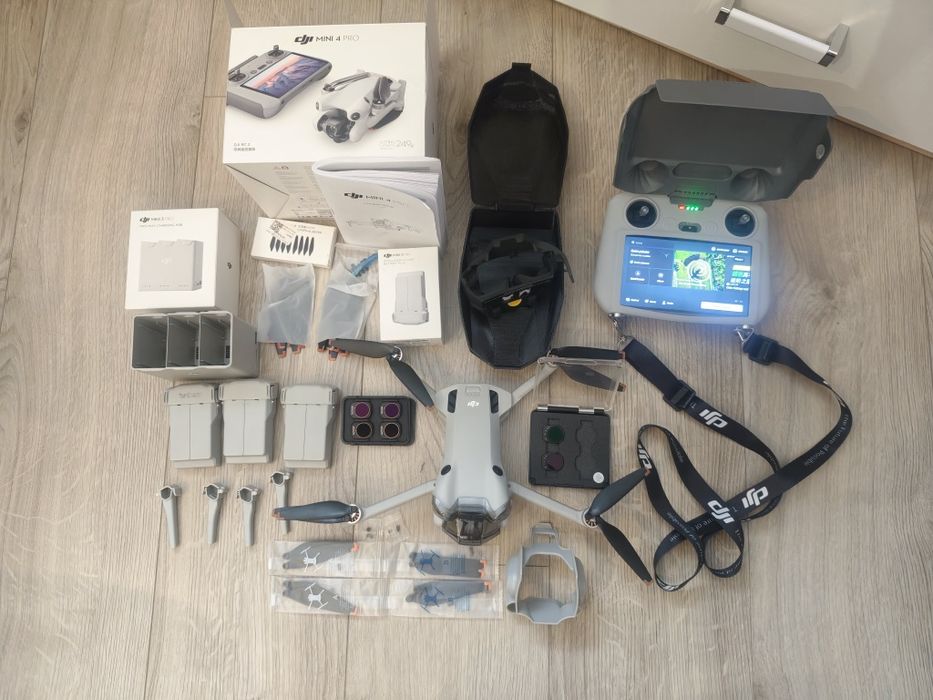 DJI Mini 4 Pro Fly More Combo + powiększone baterie - bogaty zestaw