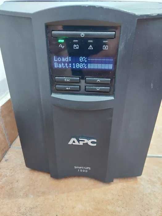 APC Smart-UPS 1500 8xIEC