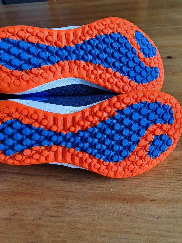 Decathlon Kipsta turfy 30