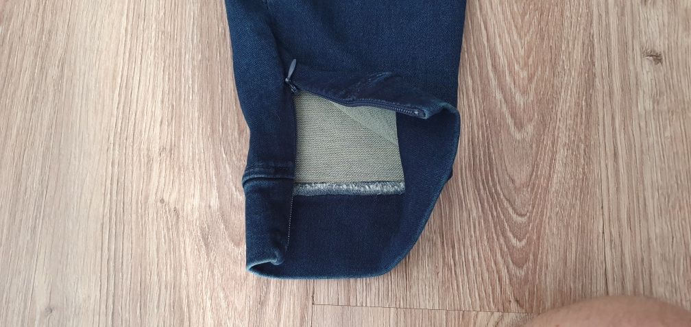 Nowe spodnie NEXT  joggery rozmiar L 42 kolor granatowy