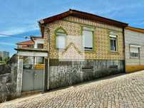 Moradia P/ Restauro - Pedrouços (Maia)