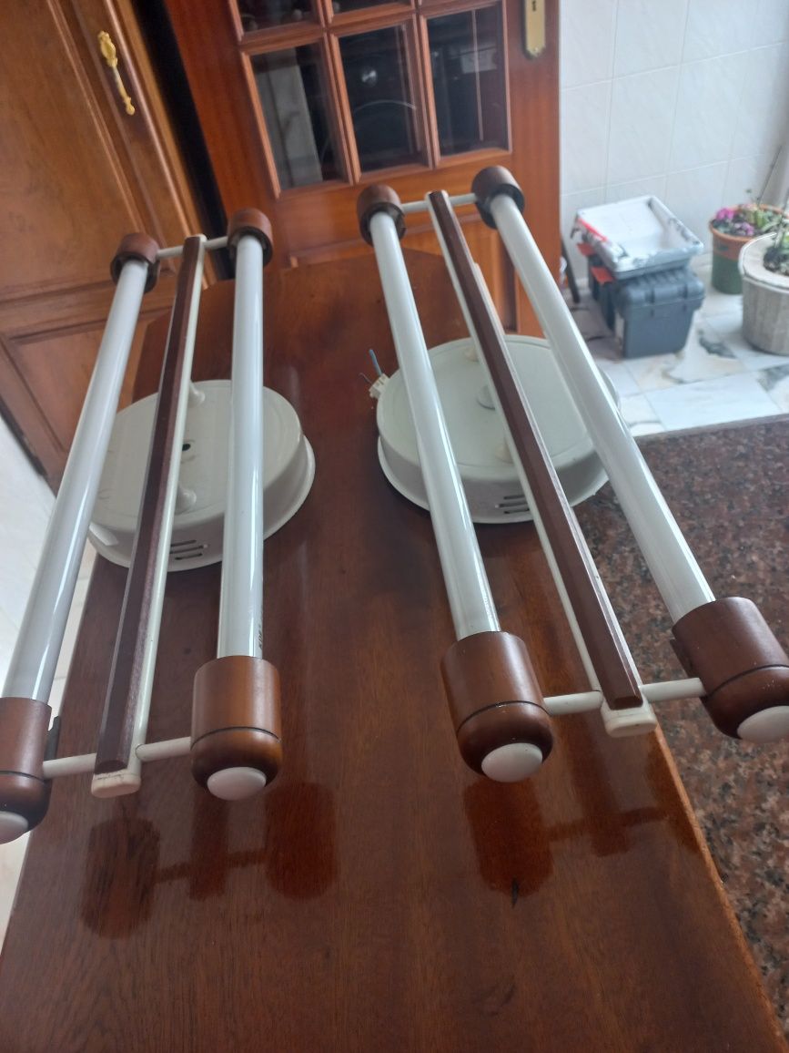 Candeeiros de cozinha.