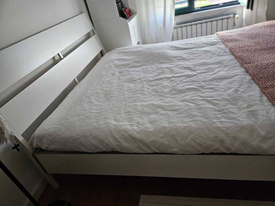 Cama de Casal IKEA