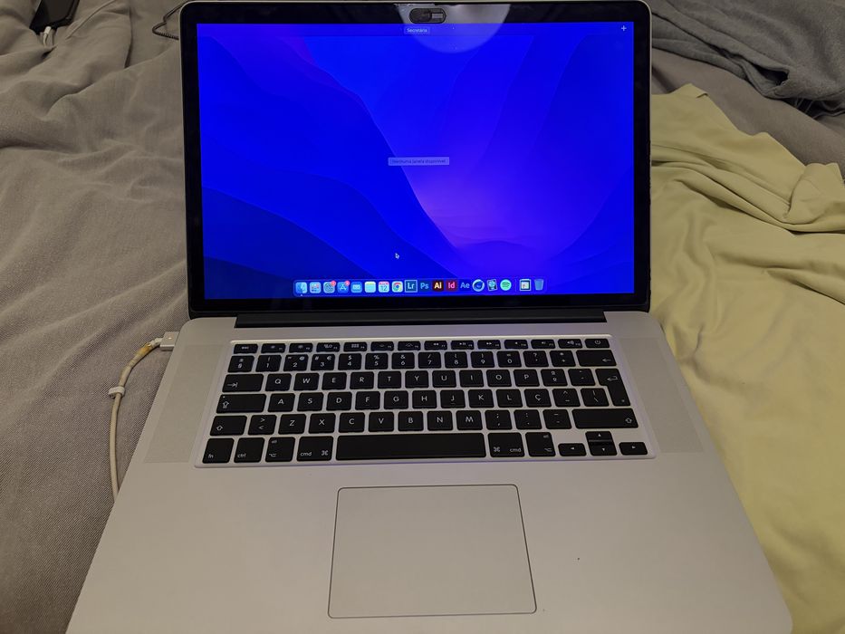 Macbook Pro 15” i7 16GB 250GB