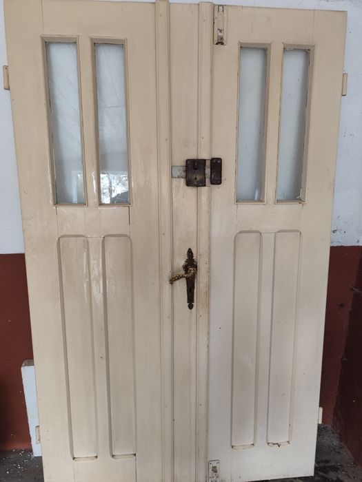 Stare drzwi dwuskrzydłowe