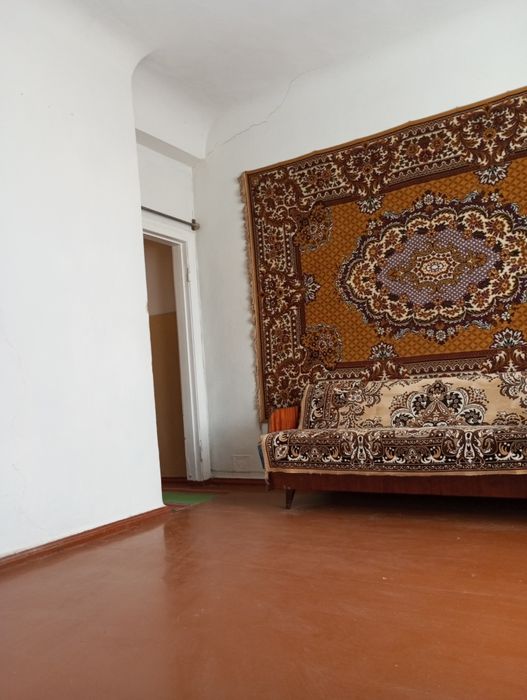 Центрі Піонера,червона лінія,продаж 2 кімнатної квартири,Сталінка.