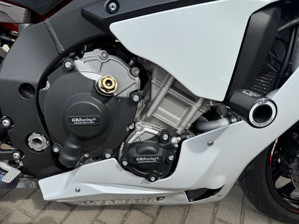 Yamaha R1 rn32 15r
