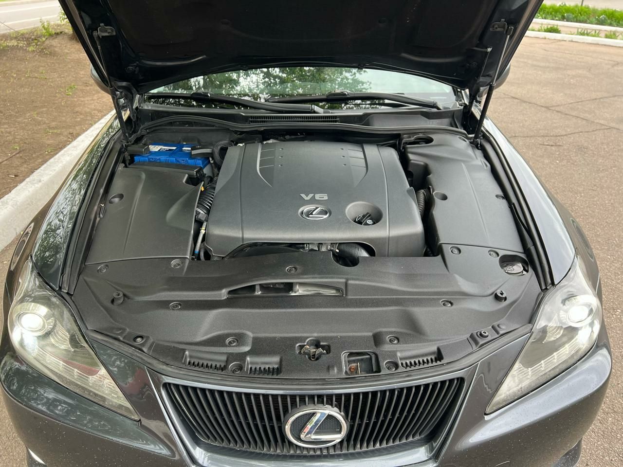 Lexus IS 250 2.5 (208 к.с.)