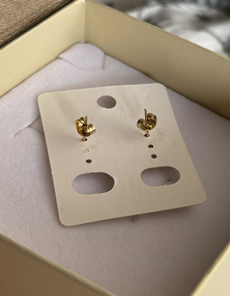 Złote kolczyki LV Louis Vuitton ze stali chirurgicznej lilou