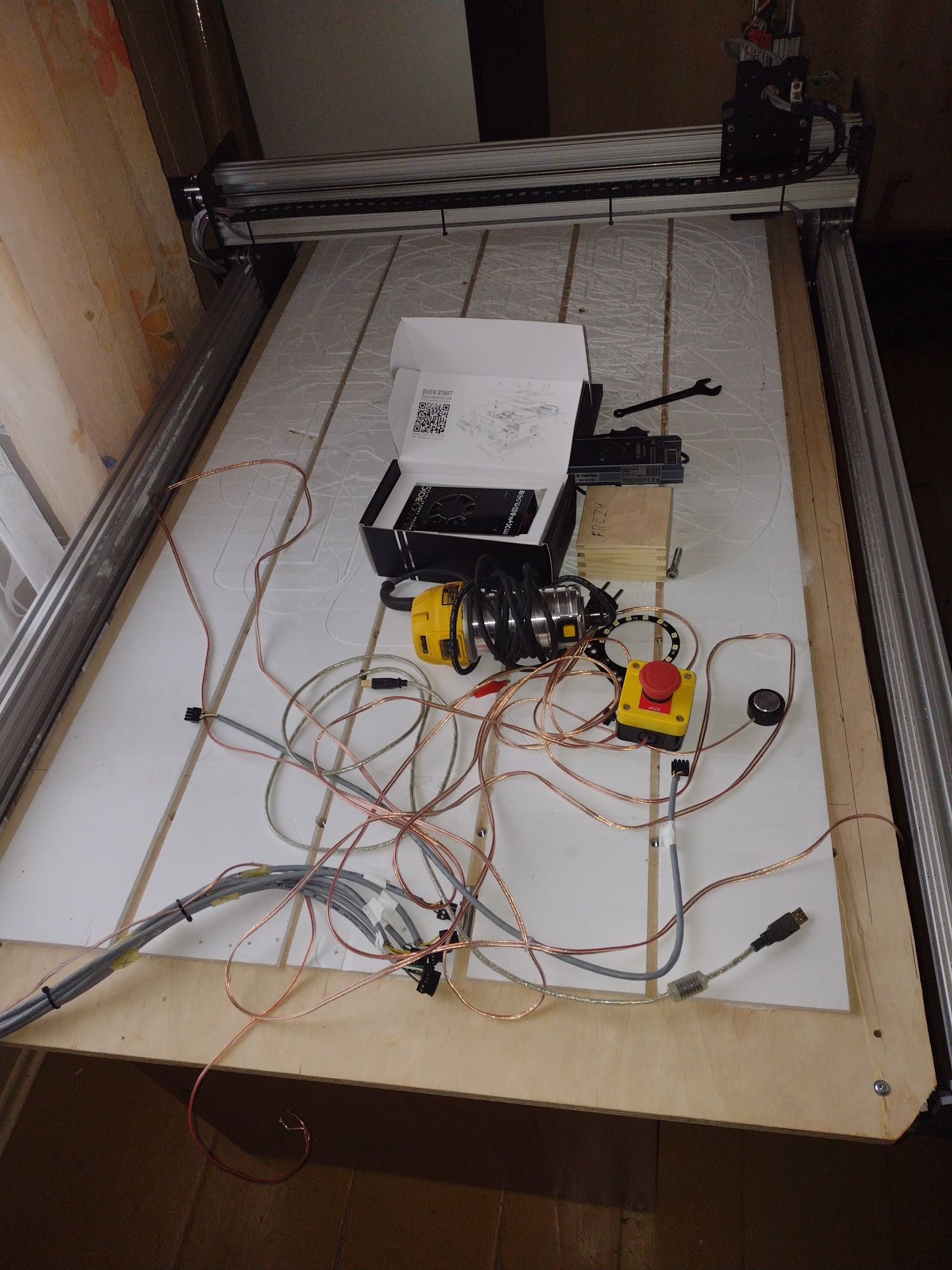Frezarka CNC z obudową 120x80
