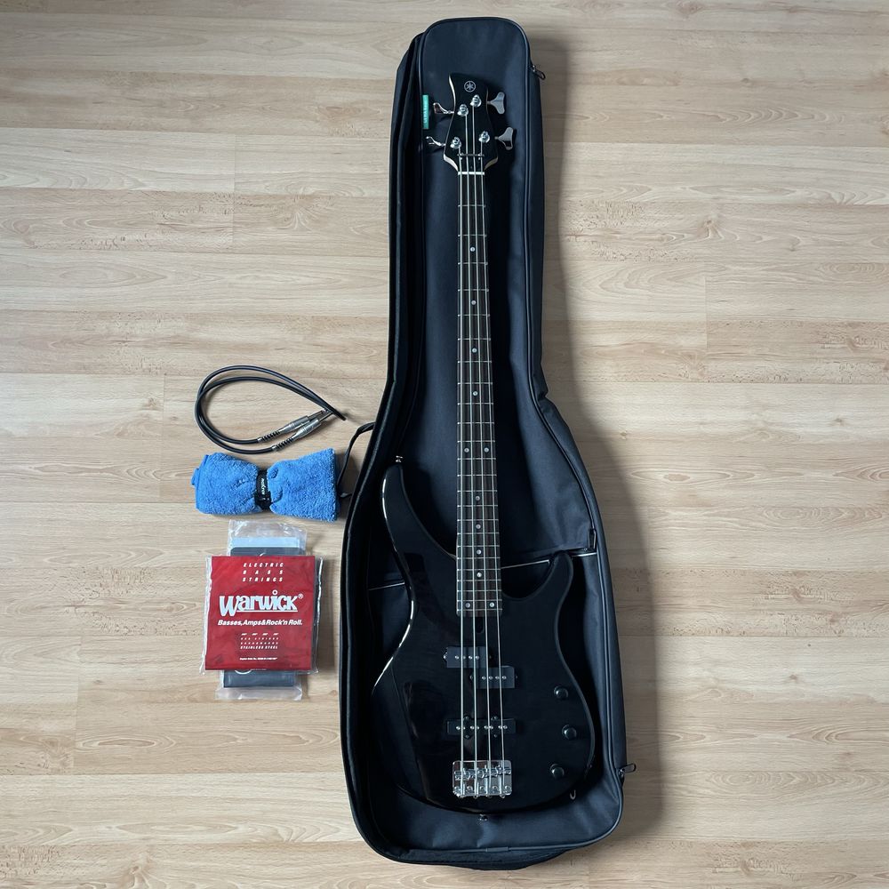 Gitara basowa Yamaha
