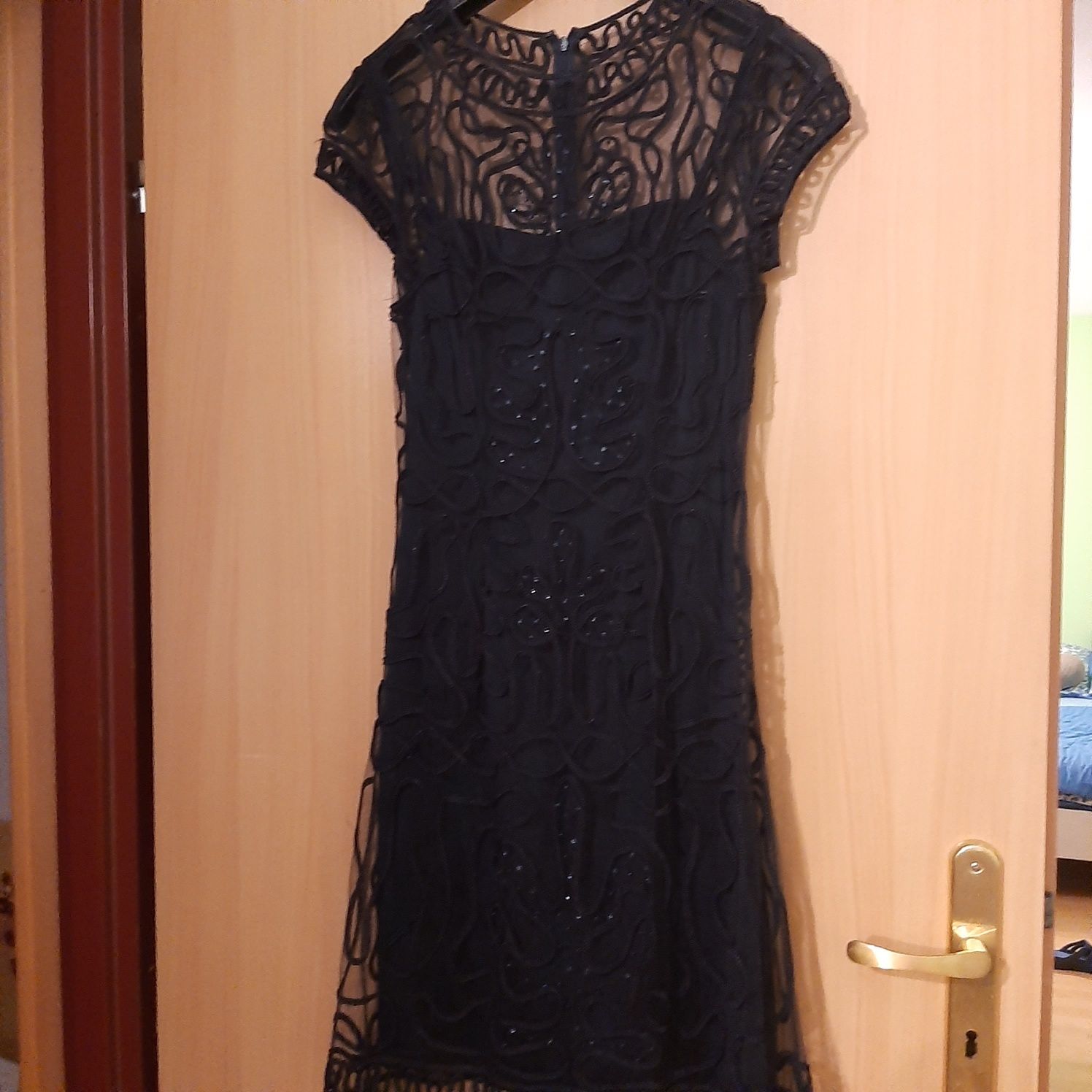 elegancka sukienka