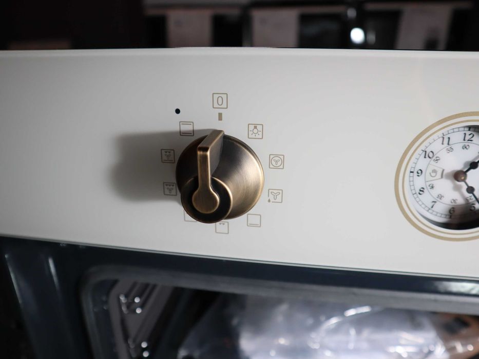 Outlet 340 zł taniej. Nowy piekarnik Electrolux EOA5220AOV z gwarancją