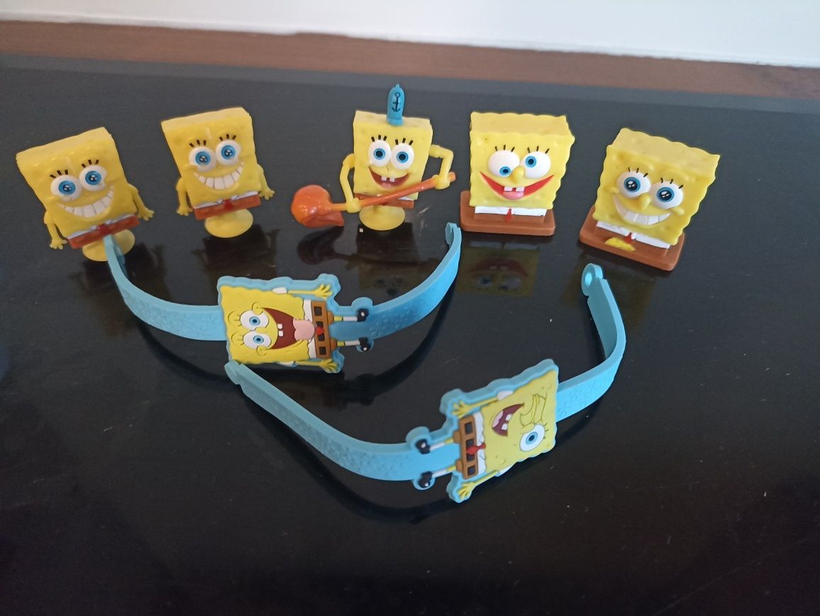Gadżety z bajki SpongeBob Kanciastoporty 5 figurek + 2 opaski
