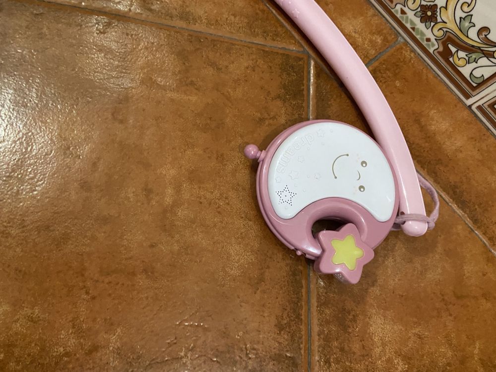 Brinquedo de menina para colocar numa cama