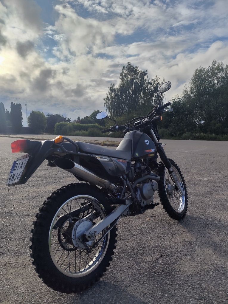 Suzuki DR 125 SE