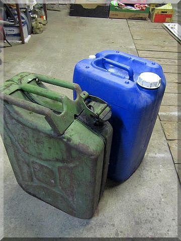 Kanister, bak, zbiornik paliwa plastikowy niebieski 25L