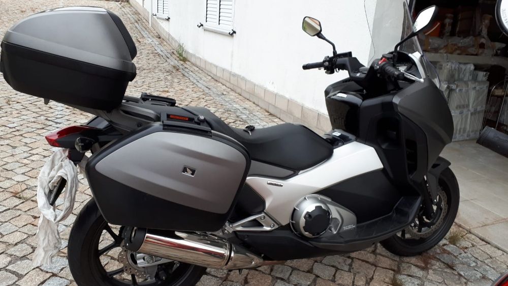 Honda Integra 750