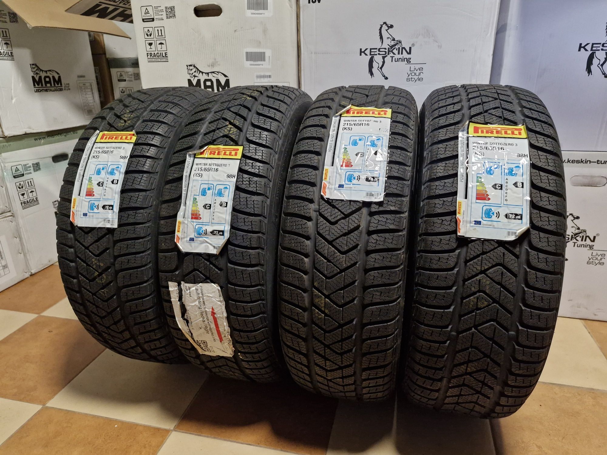 Nowe opony zimowe Pirelli 215/65 16R Sottozero3