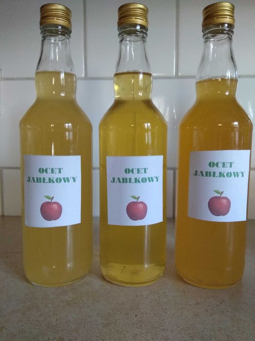 Ocet jabłkowy niepasteryzowany.