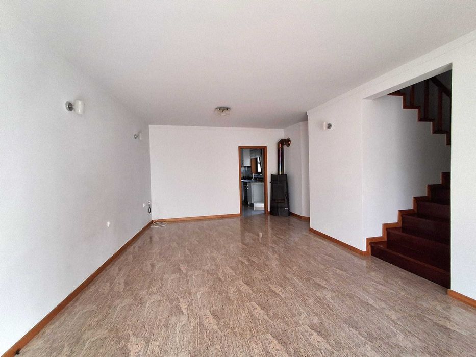 Moradia V3 para arrendamento