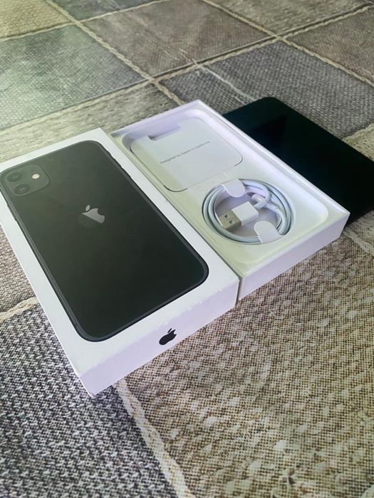 Айфон 11 (гарний стан)